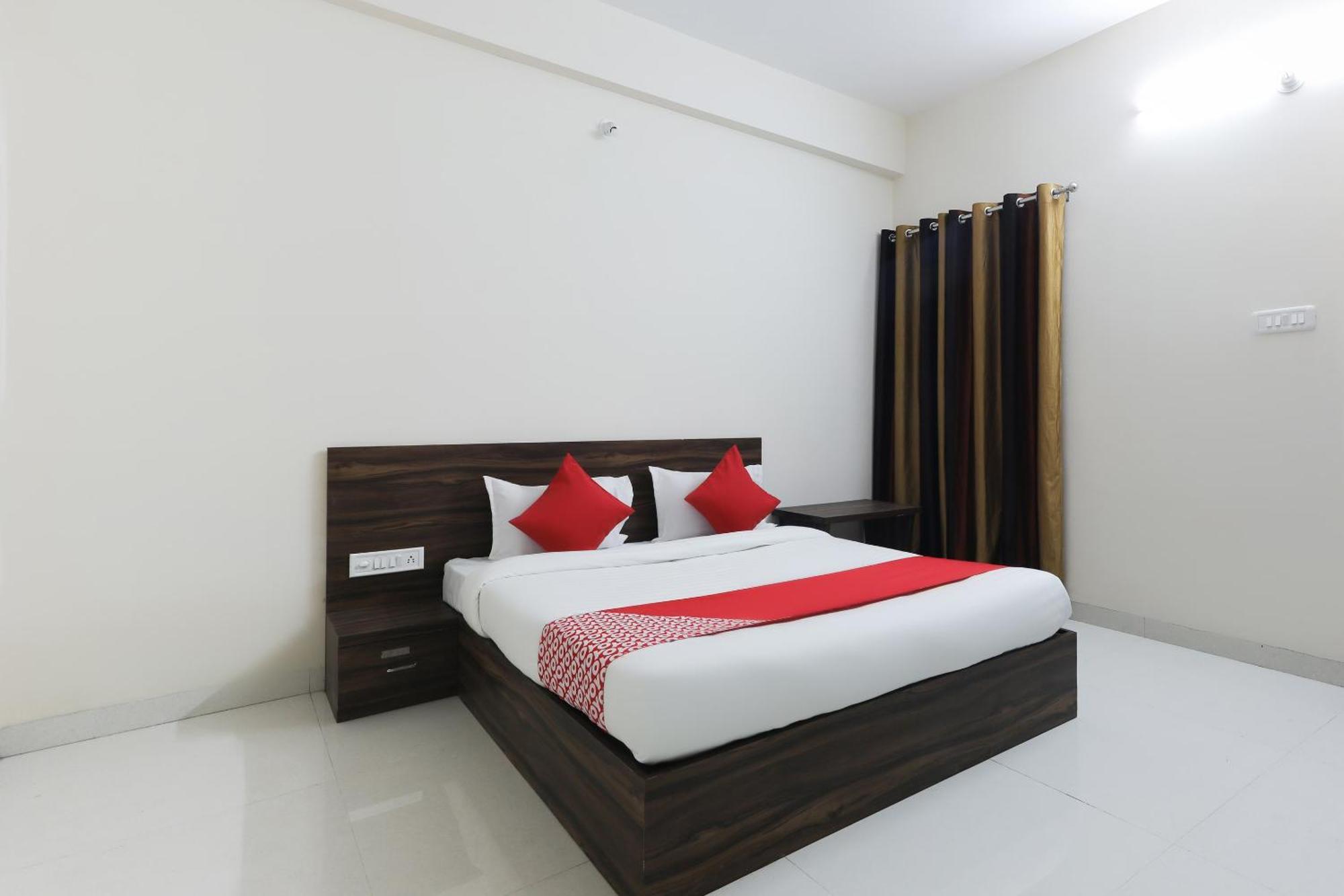 Hotel O La Flora Индаур Экстерьер фото