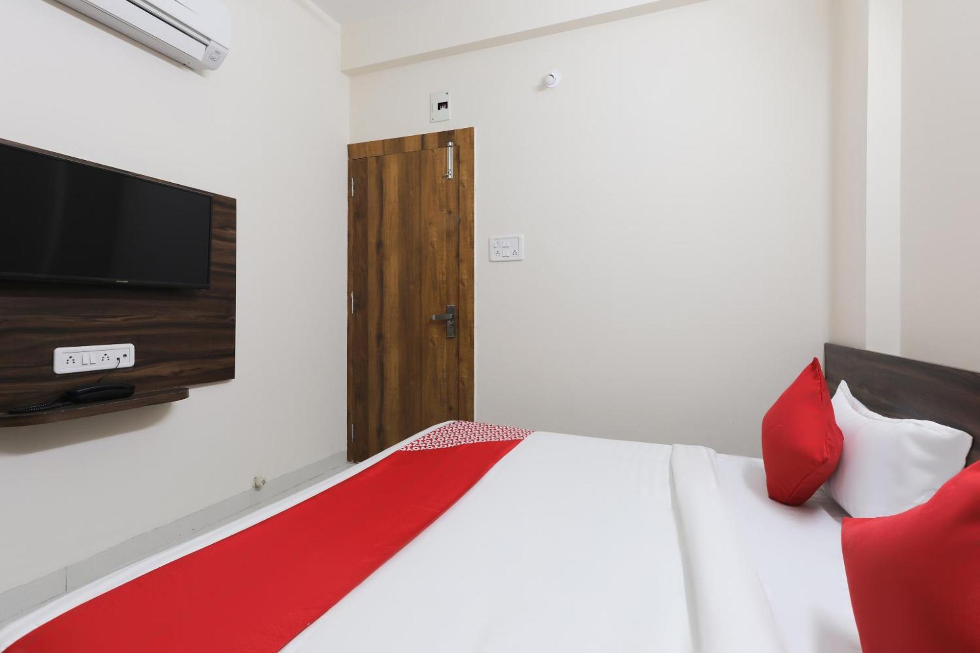 Hotel O La Flora Индаур Экстерьер фото